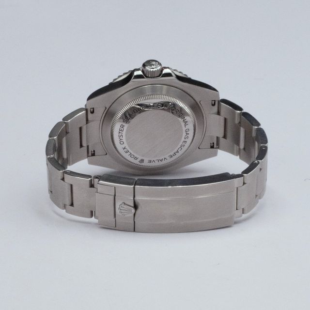 Rolex Sea-Dweller 4000 116600 Image 5